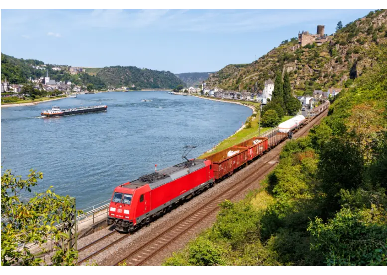 TRANSPORTUL FEROVIAR DE MARFĂ ÎȘI MĂREȘTE CAPACITATE PE MĂSURĂ CE RINUL A SCĂZUT IMPULSIONEAZĂ TRANSFERUL MODAL
